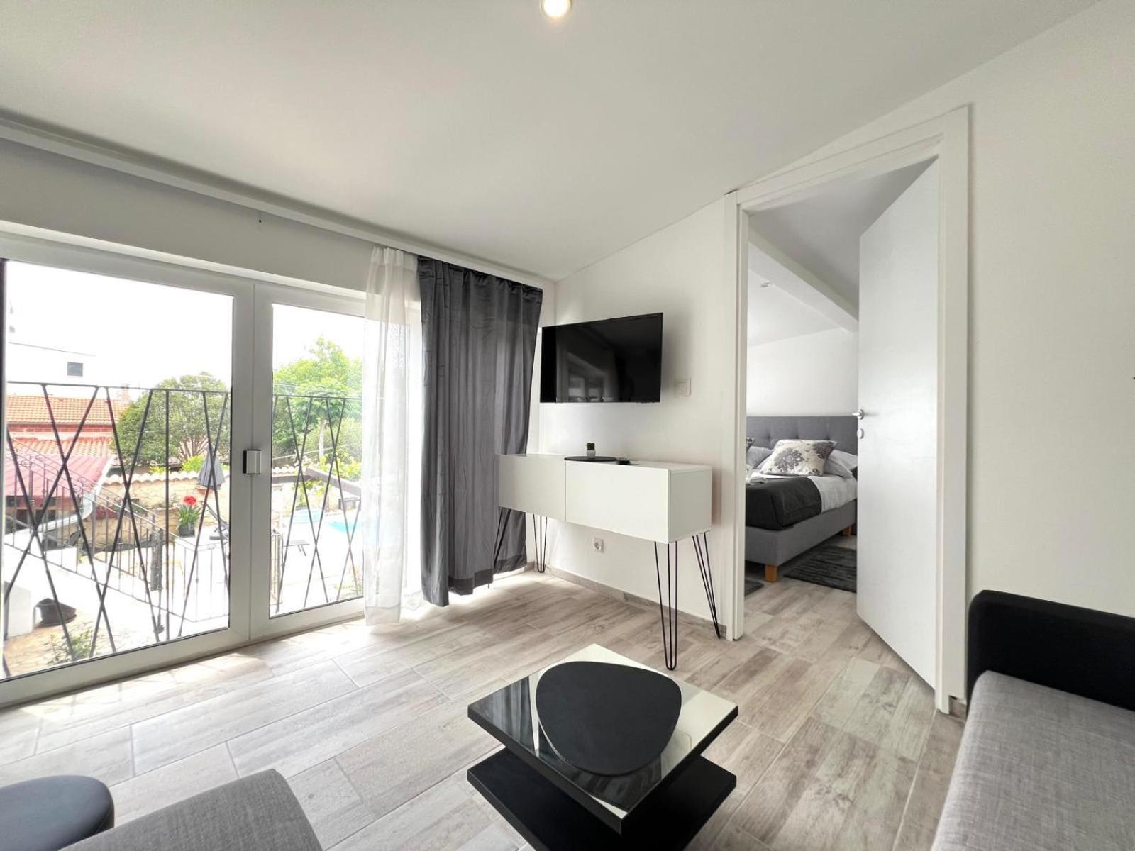 Azzurro Mare Apartment Pula Exterior photo