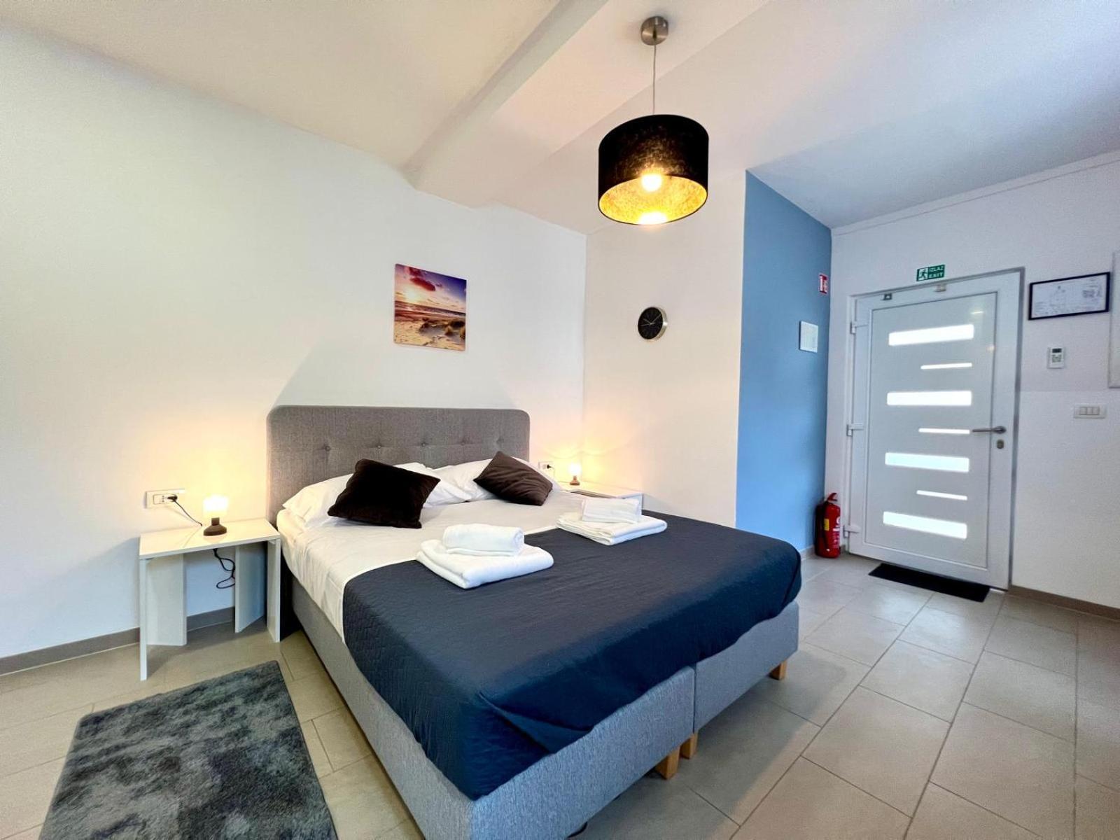 Azzurro Mare Apartment Pula Exterior photo